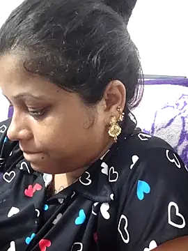 sweetqueen143 online show from 05/11/26, 08:17