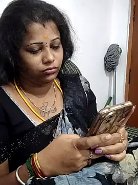 sweetqueen143 online show from 05/31/26, 06:21