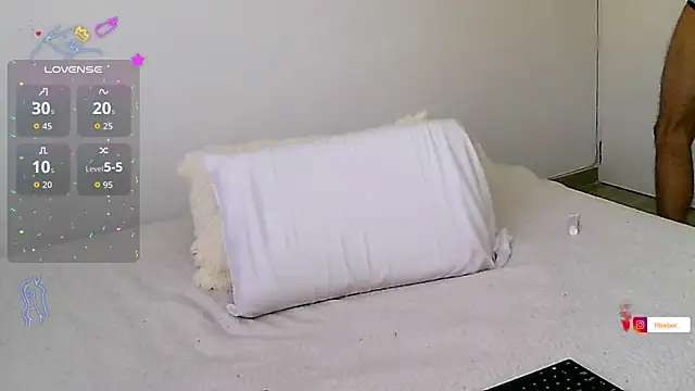Snapshot of htrebor87 chatting on 07/16/26, 07:53 htrebor87 online show from 07/16/26, 07:53