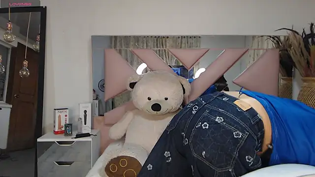 Gyal 8  online show from 10/02/25, 03:35