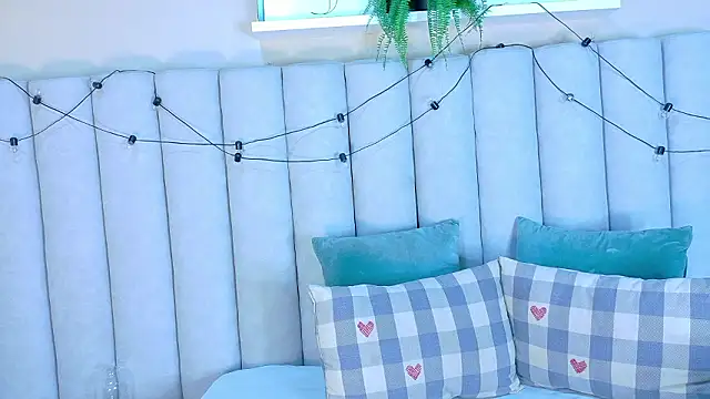 MyApril   online show from 03/10/26, 12:10