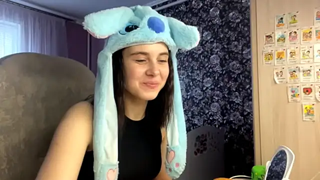 Snapshot of MollyPartey chatting on 10/08/25, 10:24 MollyPartey online show from 10/08/25, 10:24