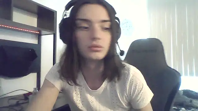Luna Samosienko online show from 10/01/25, 12:44