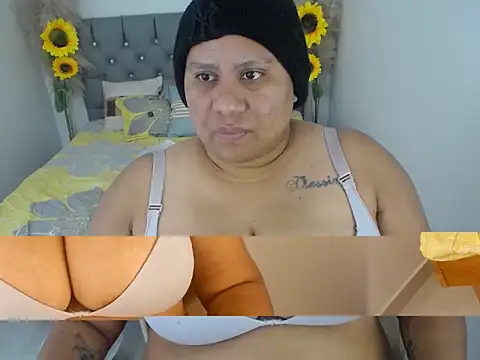 Snapshot of hotlesby_valery chatting on 12/05/25, 12:14 hotlesby valery online show from 12/05/25, 12:14