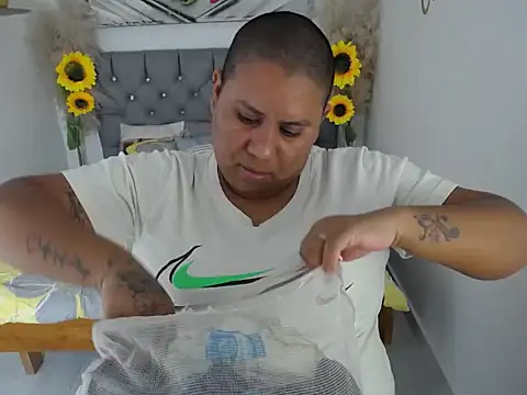 Snapshot of hotlesby_valery chatting on 12/15/25, 08:02 hotlesby valery online show from 12/15/25, 08:02