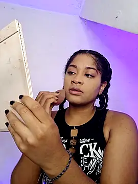 Snapshot of camilafoox7 chatting on 10/06/25, 06:27 camilafoox7 online show from 10/06/25, 06:27