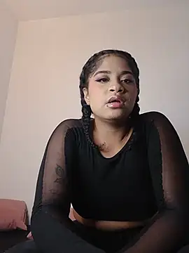 Snapshot of camilafoox7 chatting on 10/09/25, 04:10 camilafoox7 online show from 10/09/25, 04:10