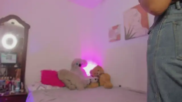 Snapshot of camilafoox7 chatting on 10/12/25, 06:18 camilafoox7 online show from 10/12/25, 06:18