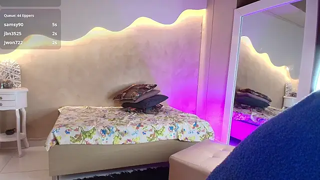 SaraGuzmann online show from 01/10/26, 07:59