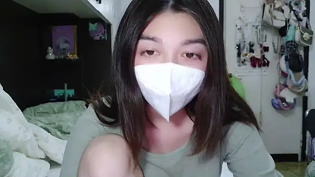 Snapshot of fioralba chatting on 05/22/26, 10:15 fioralba online show from 05/22/26, 10:15