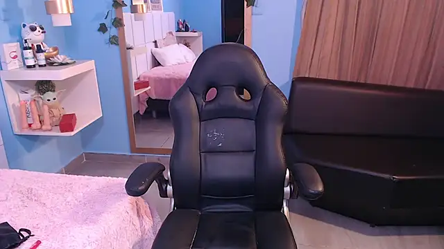 PenelopeBond online show from 11/12/25, 02:23