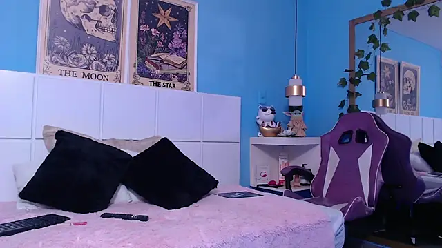 PenelopeBond online show from 12/03/25, 08:34