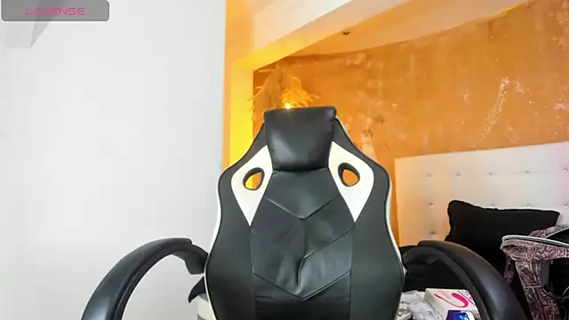 ZOE ROSE4 online show from 09/26/25, 08:46