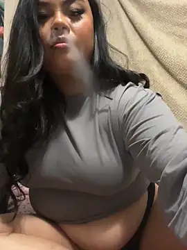 Snapshot of kiaradanielaxx chatting on 11/21/25, 06:45 kiaradanielaxx online show from 11/21/25, 06:45