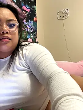 Snapshot of kiaradanielaxx chatting on 12/01/25, 03:39 kiaradanielaxx online show from 12/01/25, 03:39