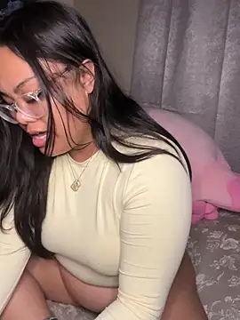 kiaradanielaxx online show from 12/20/25, 08:10