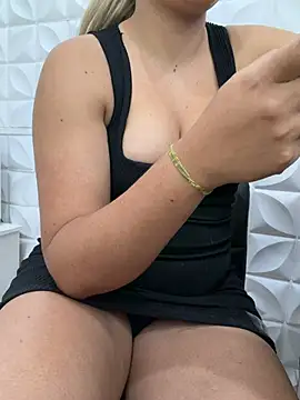 Valeriacris online show from 04/23/26, 03:25