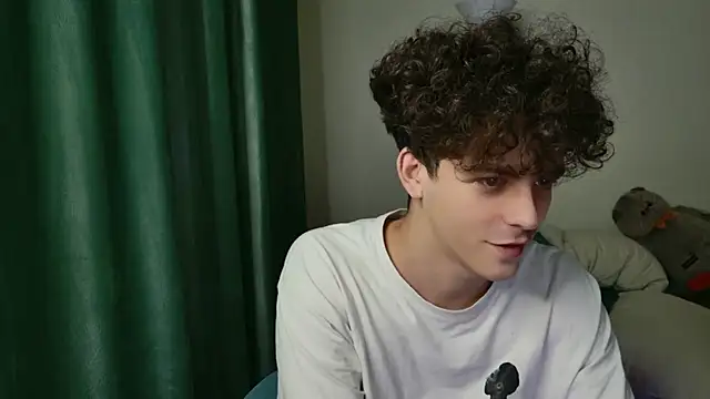 Snapshot of dreamgonetan chatting on 09/23/25, 01:19 dreamgonetan online show from 09/23/25, 01:19