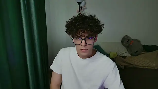 Snapshot of dreamgonetan chatting on 09/24/25, 03:04 dreamgonetan online show from 09/24/25, 03:04