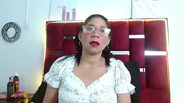 Snapshot of PamelaCruzThxl chatting on 11/13/25, 03:05 PamelaCruzThxl online show from 11/13/25, 03:05