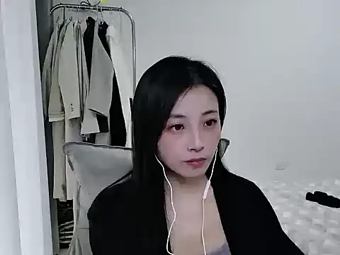 Mien-MM online show from 10/17/25, 04:59