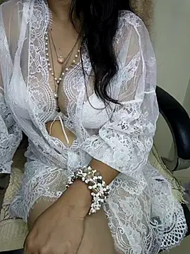 Hey Jully online show from 10/08/25, 04:43