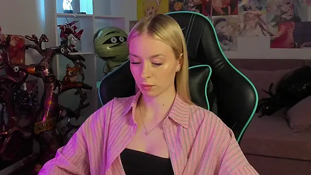 MiaGraces online show from 11/04/25, 05:23