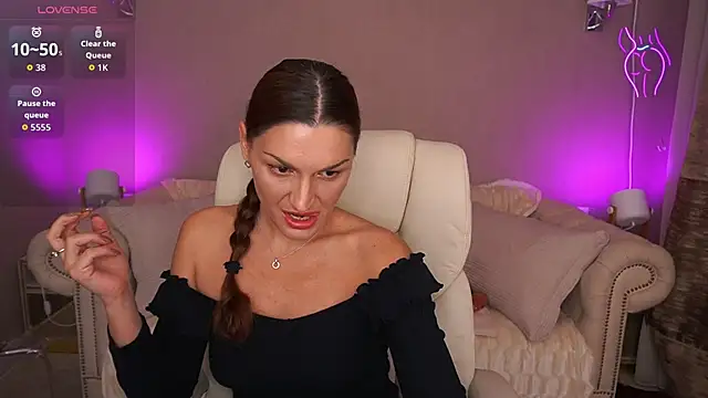 EllaGoldenn online show from 10/01/25, 08:48