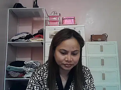 Snapshot of Amarrahlyn chatting on 07/17/26, 10:03 Amarrahlyn online show from 07/17/26, 10:03