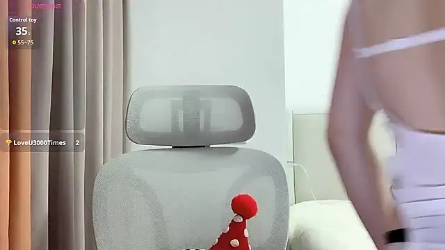 Snapshot of Puppy-12 chatting on 09/26/25, 05:33 Puppy-12 online show from 09/26/25, 05:33