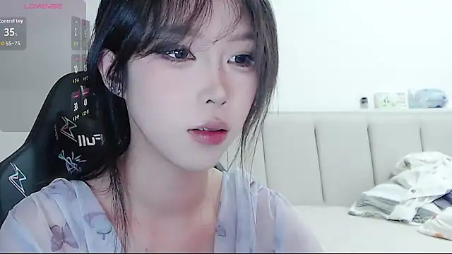 Snapshot of Puppy-12 chatting on 11/15/25, 10:01 Puppy-12 online show from 11/15/25, 10:01