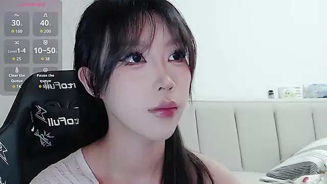 Snapshot of Puppy-12 chatting on 11/16/25, 09:59 Puppy-12 online show from 11/16/25, 09:59