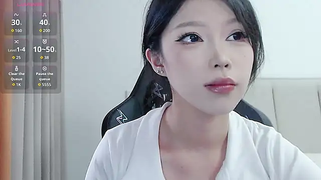 Snapshot of Puppy-12 chatting on 12/16/25, 05:01 Puppy-12 online show from 12/16/25, 05:01