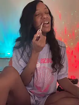 Snapshot of LoveDreaux chatting on 12/18/25, 01:55 LoveDreaux online show from 12/18/25, 01:55