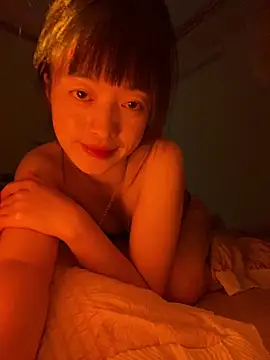 Snapshot of Tramy_xx chatting on 05/30/26, 02:47 Tramy xx online show from 05/30/26, 02:47