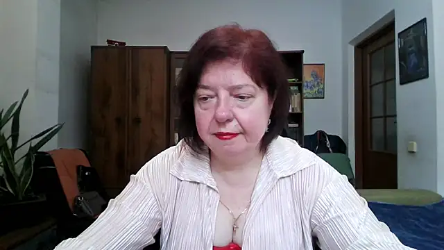 Snapshot of Violet_Pulse chatting on 05/10/26, 12:54 Violet Pulse online show from 05/10/26, 12:54