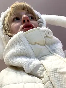 Snapshot of RonnieKiss chatting on 09/29/25, 04:17 RonnieKiss online show from 09/29/25, 04:17