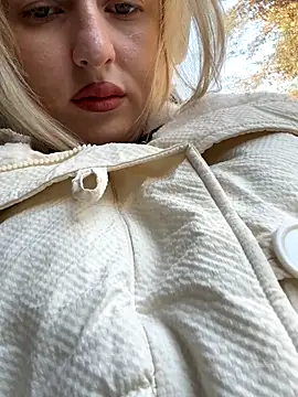 Snapshot of RonnieKiss chatting on 10/08/25, 02:42 RonnieKiss online show from 10/08/25, 02:42