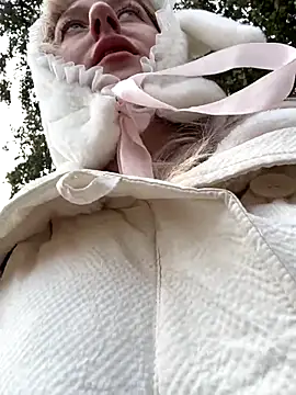 Snapshot of RonnieKiss chatting on 10/10/25, 03:49 RonnieKiss online show from 10/10/25, 03:49