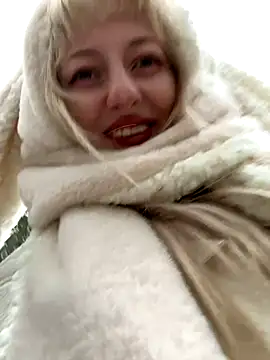 Snapshot of RonnieKiss chatting on 10/13/25, 04:45 RonnieKiss online show from 10/13/25, 04:45