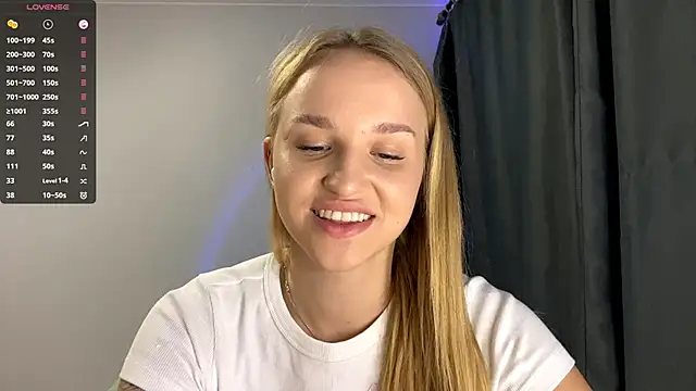 Snapshot of TanekaBoitel chatting on 09/20/25, 08:37 TanekaBoitel online show from 09/20/25, 08:37