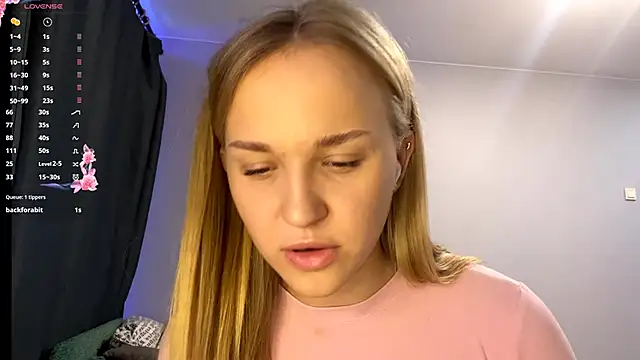 Snapshot of TanekaBoitel chatting on 10/21/25, 11:11 TanekaBoitel online show from 10/21/25, 11:11