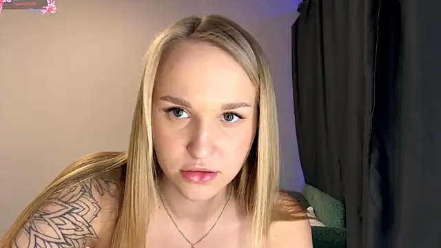 Snapshot of TanekaBoitel chatting on 11/29/25, 06:11 TanekaBoitel online show from 11/29/25, 06:11