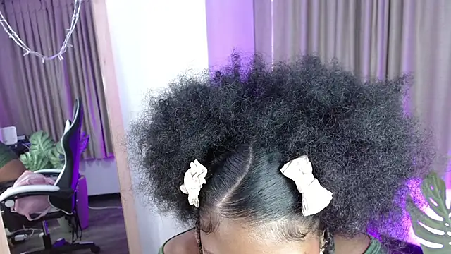 Snapshot of onyx_ebony chatting on 09/25/25, 12:42 onyx ebony online show from 09/25/25, 12:42