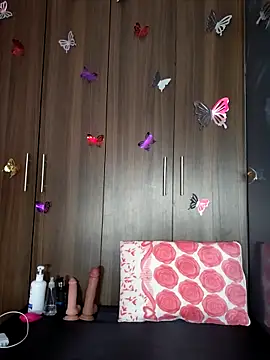 sahara1  online show from 11/19/25, 12:16