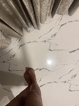 Snapshot of Sexy_2holic3 chatting on 10/26/25, 10:47 Sexy 2holic3 online show from 10/26/25, 10:47