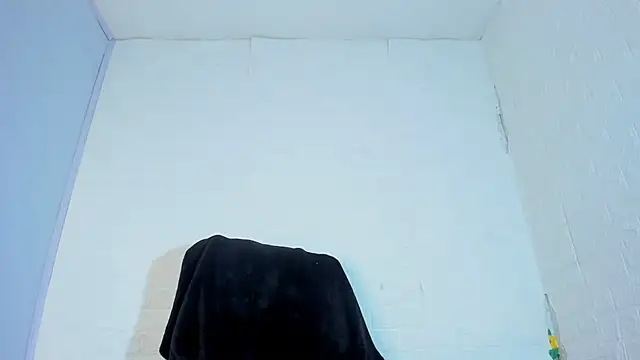 Snapshot of Marian_Cristal chatting on 12/19/25, 01:56 Marian Cristal online show from 12/19/25, 01:56