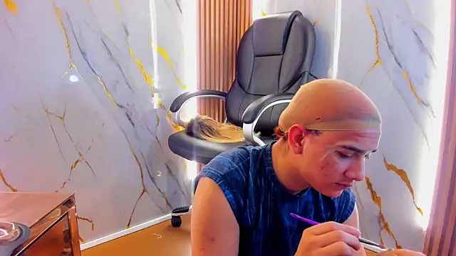 Snapshot of Marian_Cristal chatting on 02/10/26, 03:54 Marian Cristal online show from 02/10/26, 03:54