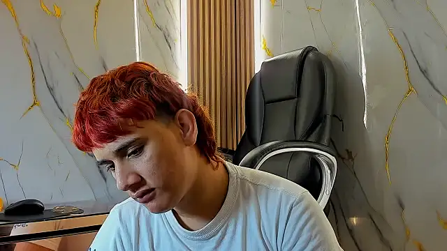 Snapshot of Marian_Cristal chatting on 02/18/26, 01:45 Marian Cristal online show from 02/18/26, 01:45