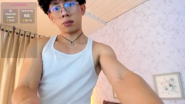 liam twiink online show from 04/18/26, 07:07